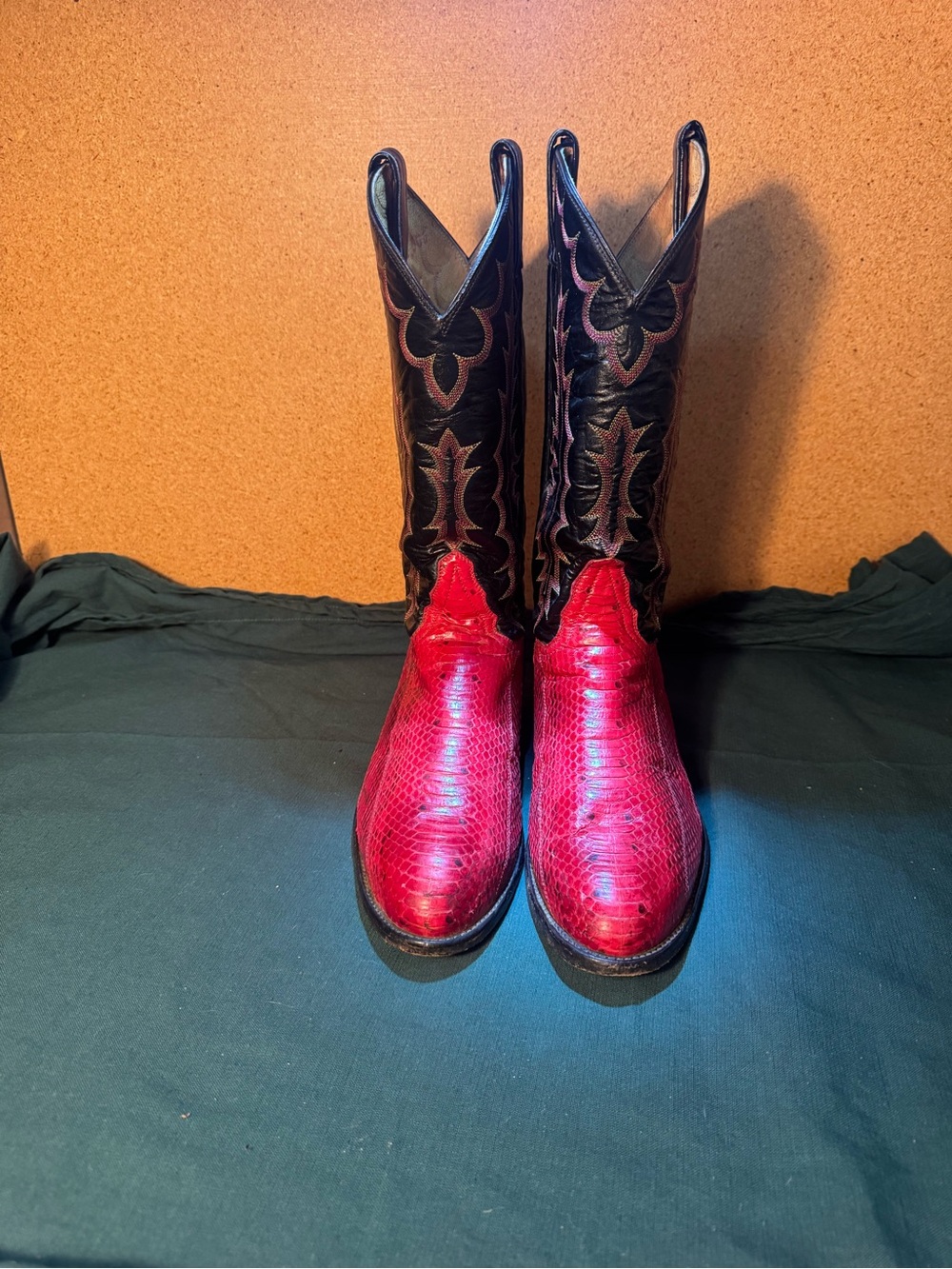 Vintage Tony Lama Men's 8 EE Genuine Red Snakeskin Cowboy Boots